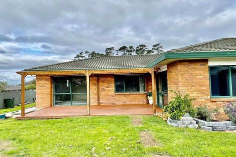 Photo of property in 24 Greenberry Drive, Ranui, Auckland, 0612