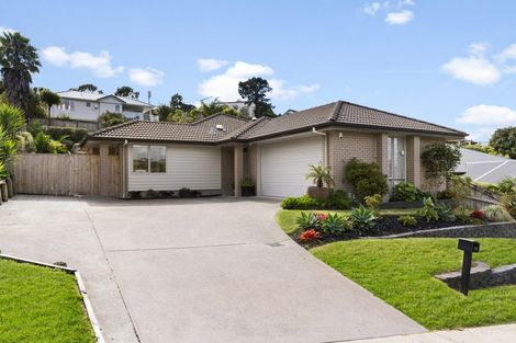 Photo of property in 15 Waldorf Crescent, Orewa, 0931