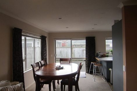 Photo of property in 12a Cambridge Street, Tawa, Wellington, 5028