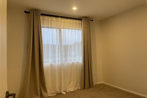 Photo of property in 21 Reserva Crescent, Kumeu, 0810