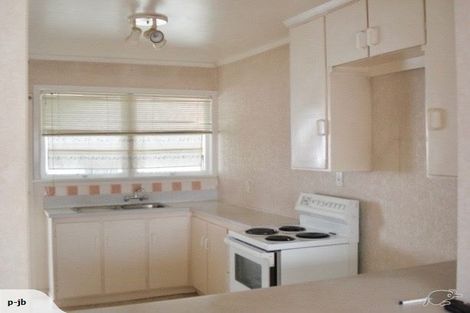 Photo of property in 2/71 Mount Smart Road, Onehunga, Auckland, 1061