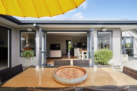 Photo of property in 16 Olive Close, Omokoroa, 3114