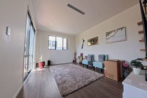 Photo of property in 11 Pihoihoi Place, Hobsonville, Auckland, 0616