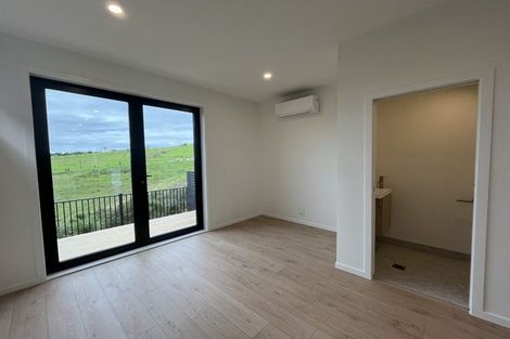 Photo of property in 8/23 Makomako Drive, Orewa, 0931