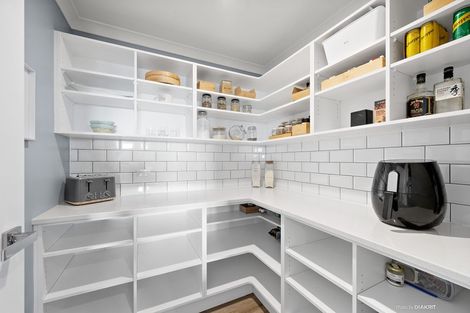 Photo of property in 18 Spitfire Place, Newlands, Wellington, 6037