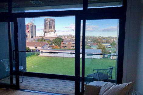 Photo of property in Frank Sargeson Apts, 206/74 Anzac Street, Takapuna, Auckland, 0622