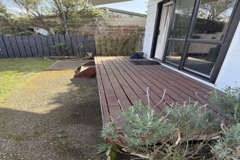 Photo of property in 1/20 Mandeville Crescent, Grenada Village, Wellington, 6037