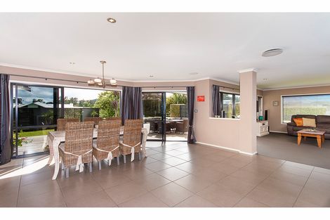 Photo of property in 4 Calderwood Close, Waiuku, 2123