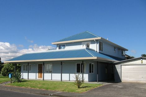 Photo of property in 39 Beach Road, Te Atatu Peninsula, Auckland, 0610