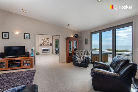 Photo of property in 966 Taieri Mouth Road, Kuri Bush, Brighton, 9091