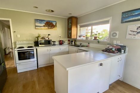 Photo of property in 20 Simon Ellice Drive, Bayview, Auckland, 0629