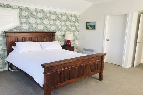 Photo of property in 23a Bournemouth Terrace, Murrays Bay, Auckland, 0630