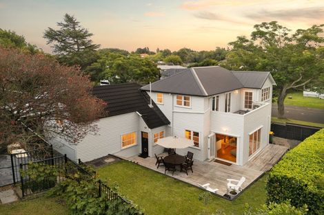 Photo of property in 34 Banbury Crescent, Fairfield, Hamilton, 3214