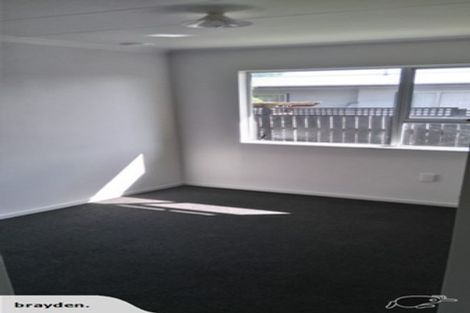 Photo of property in 3 Bryce Place, Kelvin Grove, Palmerston North, 4414