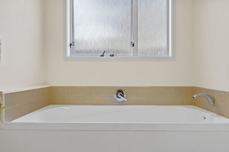 Photo of property in 1/1 Gatman Street, Birkdale, Auckland, 0626