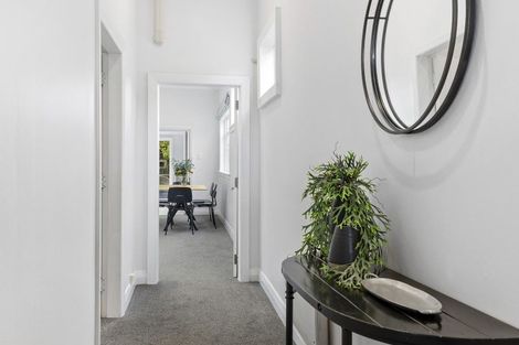 Photo of property in 17 Garfield Street, Brooklyn, Wellington, 6021