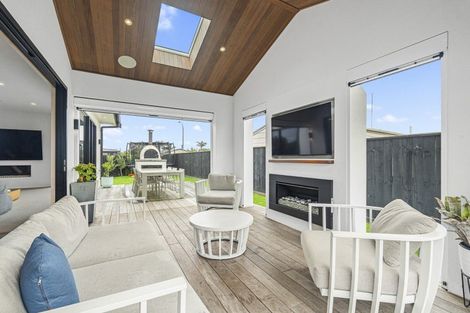 Photo of property in 9a Desmond Place, Bell Block, New Plymouth, 4312