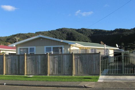 Photo of property in 65 Karamu Crescent, Wainuiomata, Lower Hutt, 5014