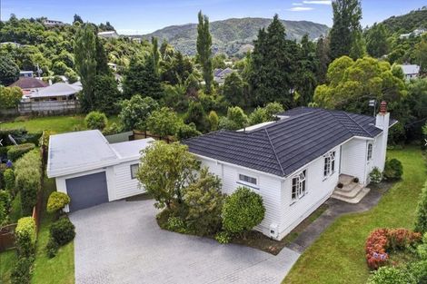 Photo of property in 66 Stokes Valley Road, Stokes Valley, Lower Hutt, 5019