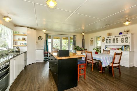 Photo of property in 2 Tayler Street, Eltham, 4322