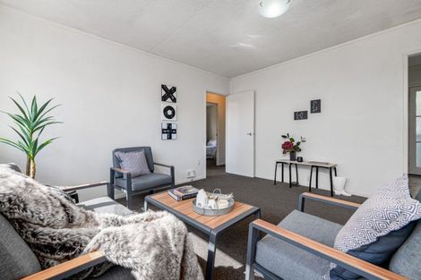 Photo of property in 2/219 Swanson Road, Henderson, Auckland, 0610