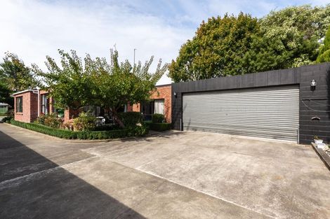 Photo of property in 327 Avonhead Road, Avonhead, Christchurch, 8042