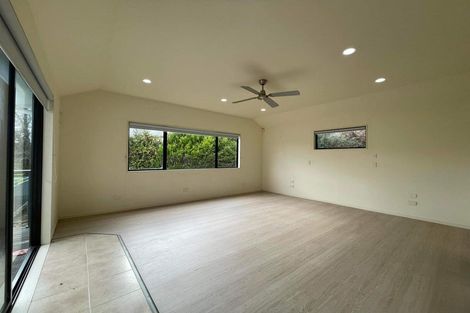 Photo of property in 37 Pitt Road, Runciman, Drury, 2578