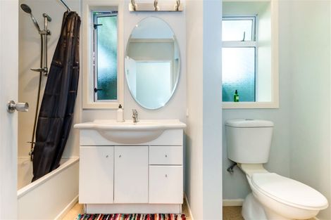 Photo of property in 28 Aperahama Street, Paekakariki, 5034