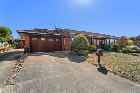 Photo of property in 3b Pinewood Grove, Paraparaumu Beach, Paraparaumu, 5032