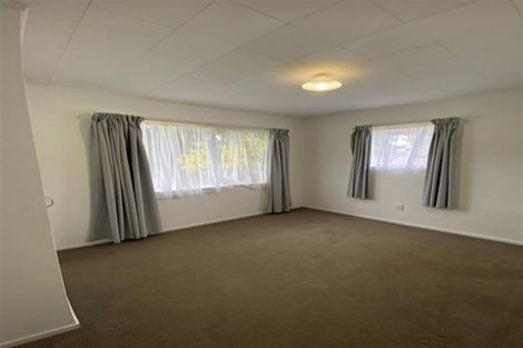 Photo of property in 21 Ranui Avenue, Ranui, Auckland, 0612
