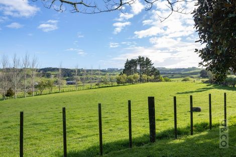 Photo of property in 1224 State Highway 16, Waimauku, 0883