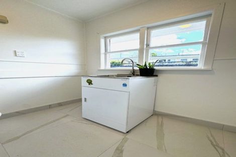 Photo of property in 23 Megan Avenue, Pakuranga Heights, Auckland, 2010