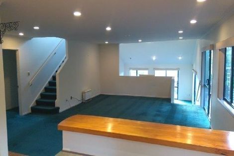 Photo of property in 8 Northcross Drive, Oteha, Auckland, 0632
