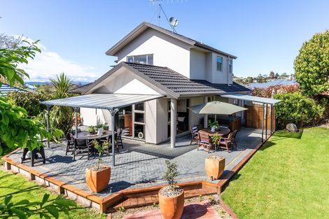 Photo of property in 41 Kinder Street, Acacia Bay, Taupo, 3330