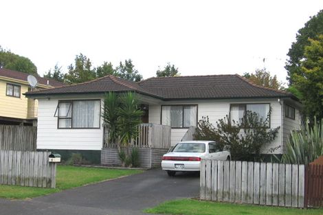Photo of property in 4 Granville Drive, Massey, Auckland, 0614