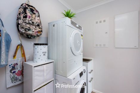 Photo of property in 24 Reakes Crescent, Wallaceville, Upper Hutt, 5018