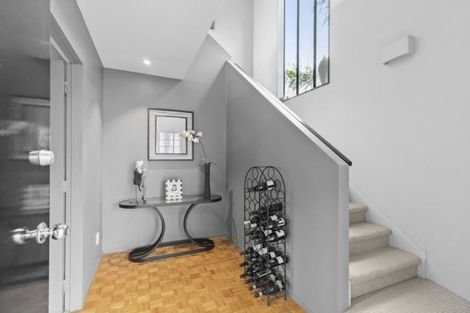 Photo of property in 1/52 Gulf View Road, Murrays Bay, Auckland, 0630