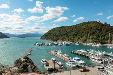 Photo of property in Oxleys Rock Apartments, 401/6 London Quay, Picton, 7220