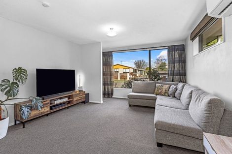 Photo of property in 6b Rolfe Place, Bishopdale, Christchurch, 8053