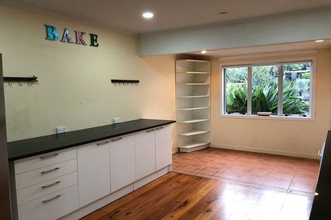 Photo of property in 11 Fenton Terrace, Cockle Bay, Auckland, 2014