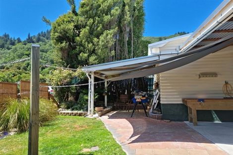 Photo of property in 14 Lincoln Street, Picton, 7220