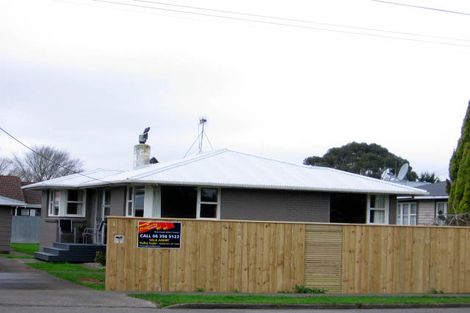 Photo of property in 3 Maxwells Line, Awapuni, Palmerston North, 4412