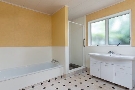 Photo of property in 15a Reading Street, Greytown, 5712