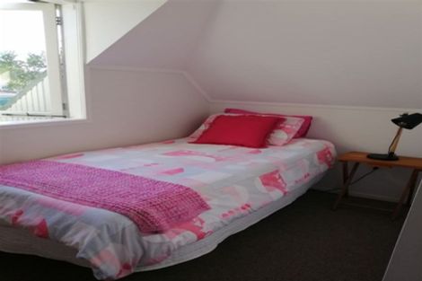 Photo of property in 2/6 Murray Road, Te Atatu Peninsula, Auckland, 0610