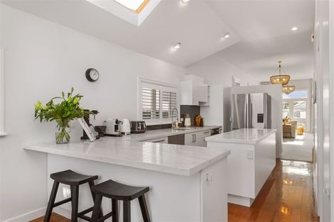 Photo of property in 52 Office Road, Merivale, Christchurch, 8014