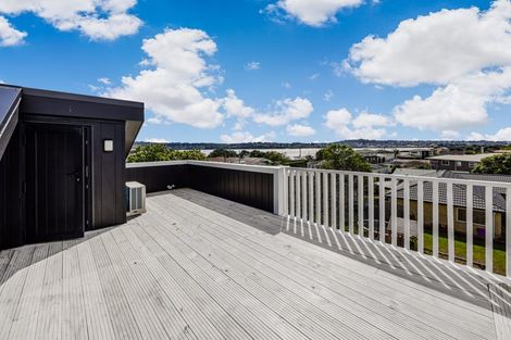 Photo of property in 3 Kaaramuramu Lane, Mangere Bridge, Auckland, 2022