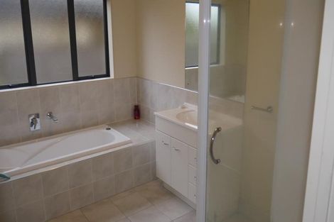 Photo of property in 24 Armstrong Farm Drive, East Tamaki Heights, Auckland, 2016