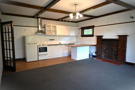 Photo of property in 100 Nairn Street, Mount Cook, Wellington, 6011