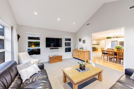 Photo of property in 343 Glenvar Road, Long Bay, Auckland, 0630