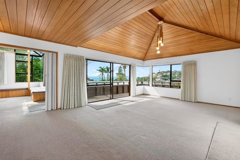 Photo of property in 2/50 Masterton Road, Rothesay Bay, Auckland, 0630